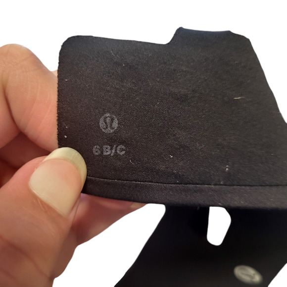 Lululemon solid black strappy sports bra, size 6 - Picture 5 of 5